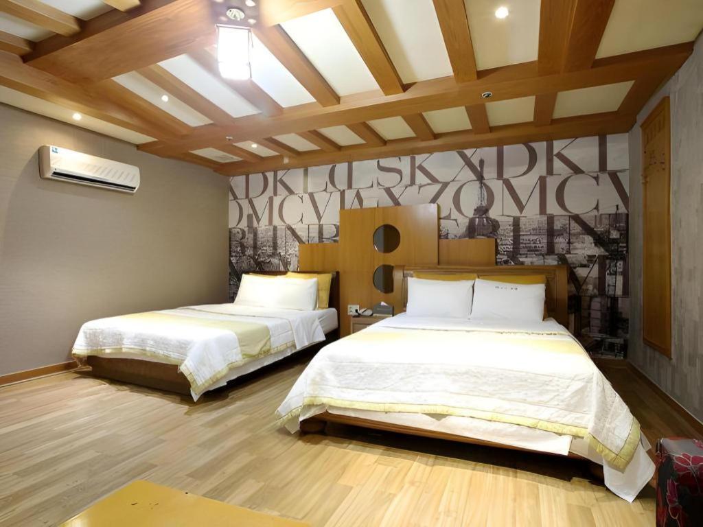 Hotel Head-One Idzsongbu Kültér fotó
