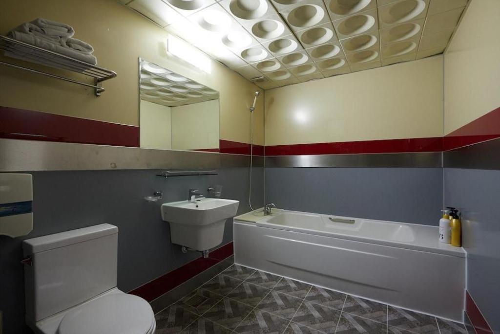 Hotel Head-One Idzsongbu Kültér fotó