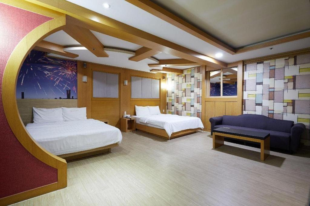 Hotel Head-One Idzsongbu Kültér fotó