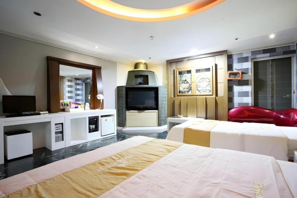 Hotel Head-One Idzsongbu Kültér fotó